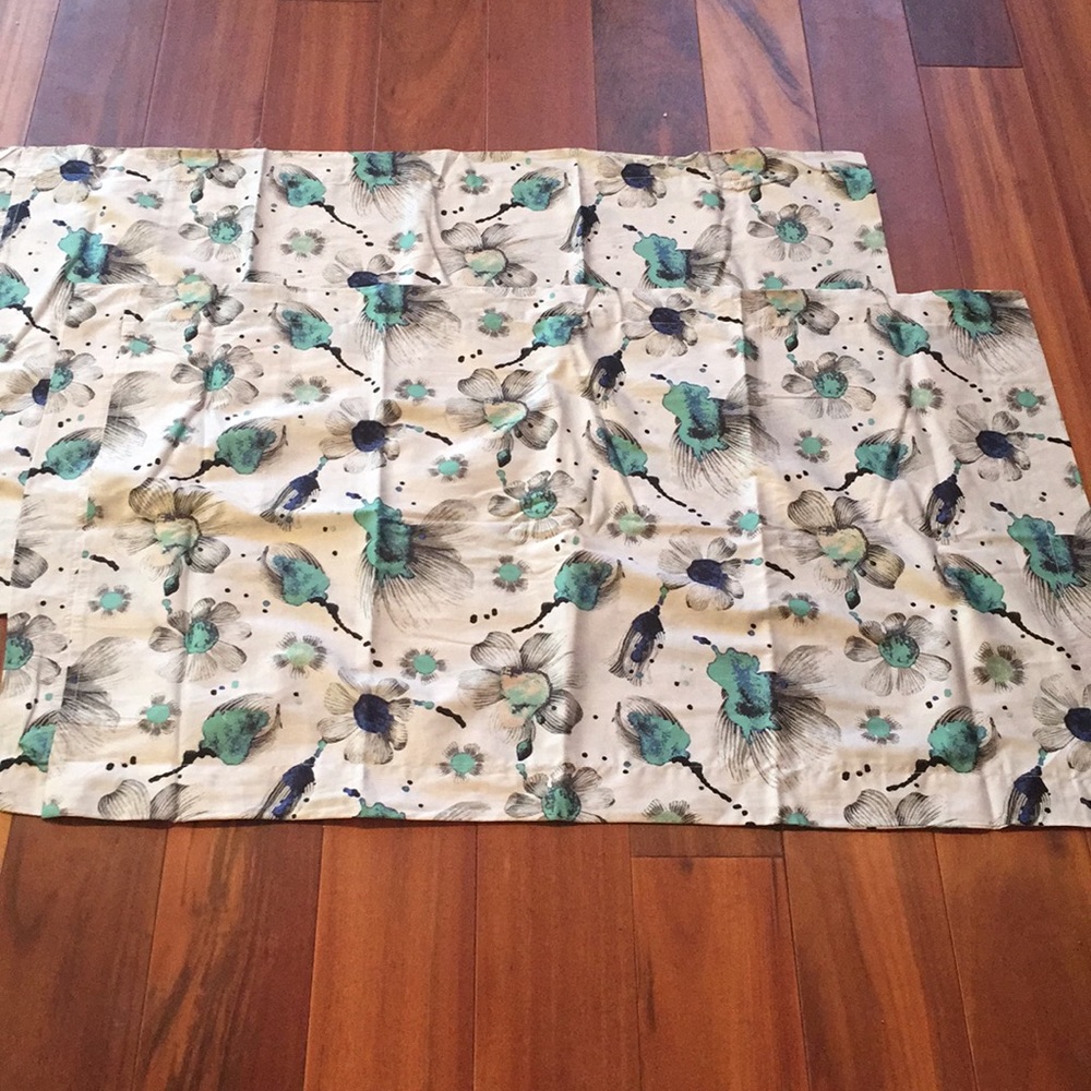 SOUTHSHORE FLORAL PILLOW SHAMS NWT